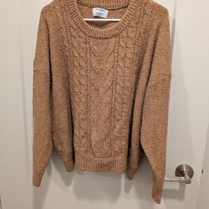 Old Navy Women's Tan Cable Knit Crewneck Sweater